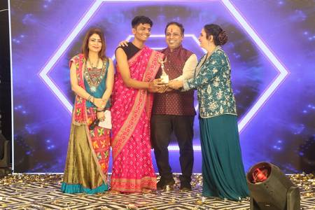 Educational Hub Awards 2025 – Krishna Theme Inspires Young Minds