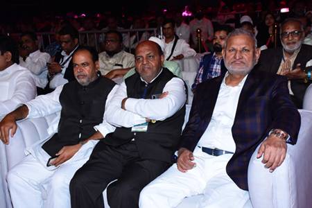 انوپ جلوٹا نے باندھا سُر کا سماں، ڈوم ایس وی پی اسٹیڈکم میں “بہار اردو – 2025” کا شاندار اختتام