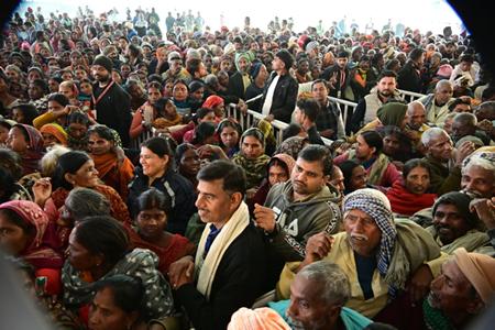 कोरमा प्रेतशिला मैदान में भव्य जनता अभिनंदन समारोह सह कंबल वितरण कार्यक्रम आयोजित, 25 हजार से अधिक लोगों की सहभागिता